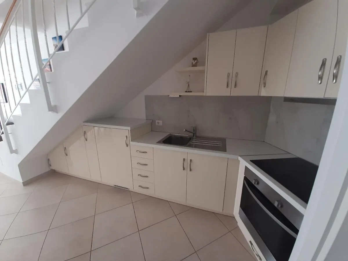 Kela Apartment 3 Sarande