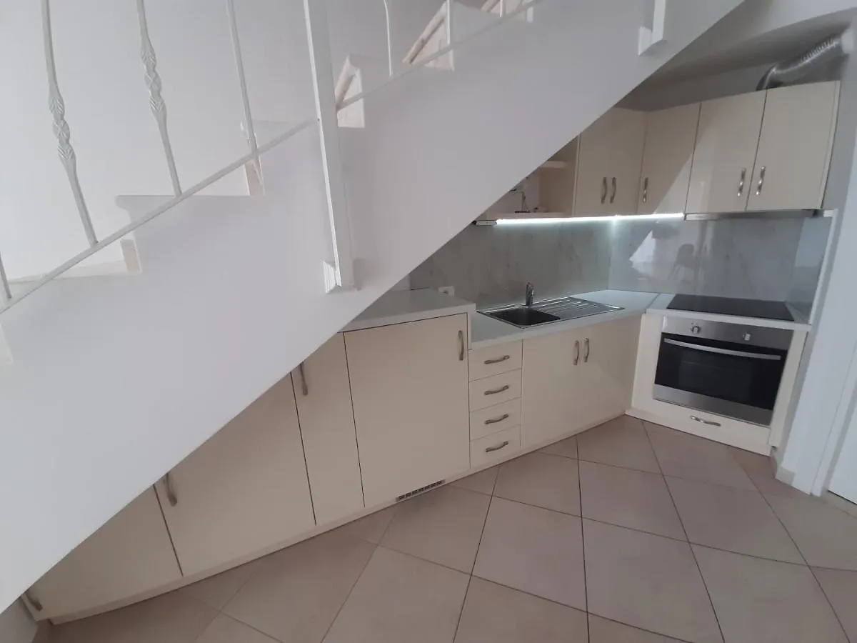 Kela Apartment 3 Sarande 0*,