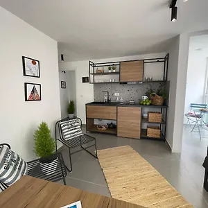 Vela 4 Apartment