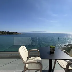 Sea Breeze Apartment