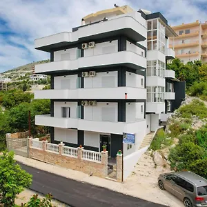 Apartamento & Eleanna, Sarandë