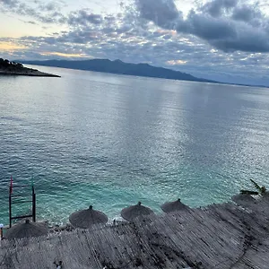 Xhefri 2 Saranda