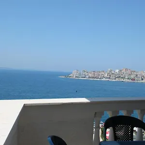 Pensión Mucho, Sarandë