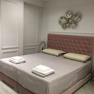 Onira Luxury Apartment